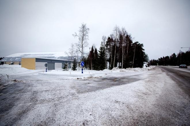 Botniahallin isolta pysäköintialueelta on hiljattain avattu liittymä Mustasaarentielle, entiselle Kokkolantielle. KUVA: PAULA KASKIMAA