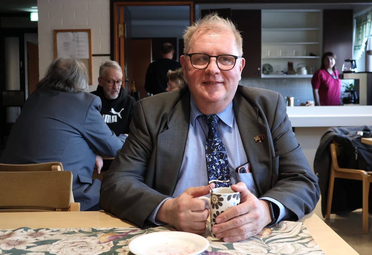 Mauri Kankaanpää (kok.) sai eron tarkastuslautakunnan jäsenyydestä uuden luottamustehtävänsä vuoksi.