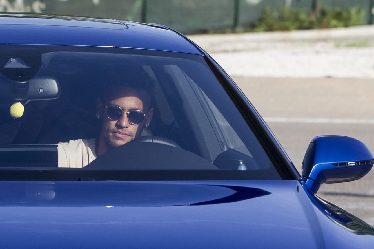 Neymar on kertonut joukkuetovereilleen, että lähtee Barcelonasta.