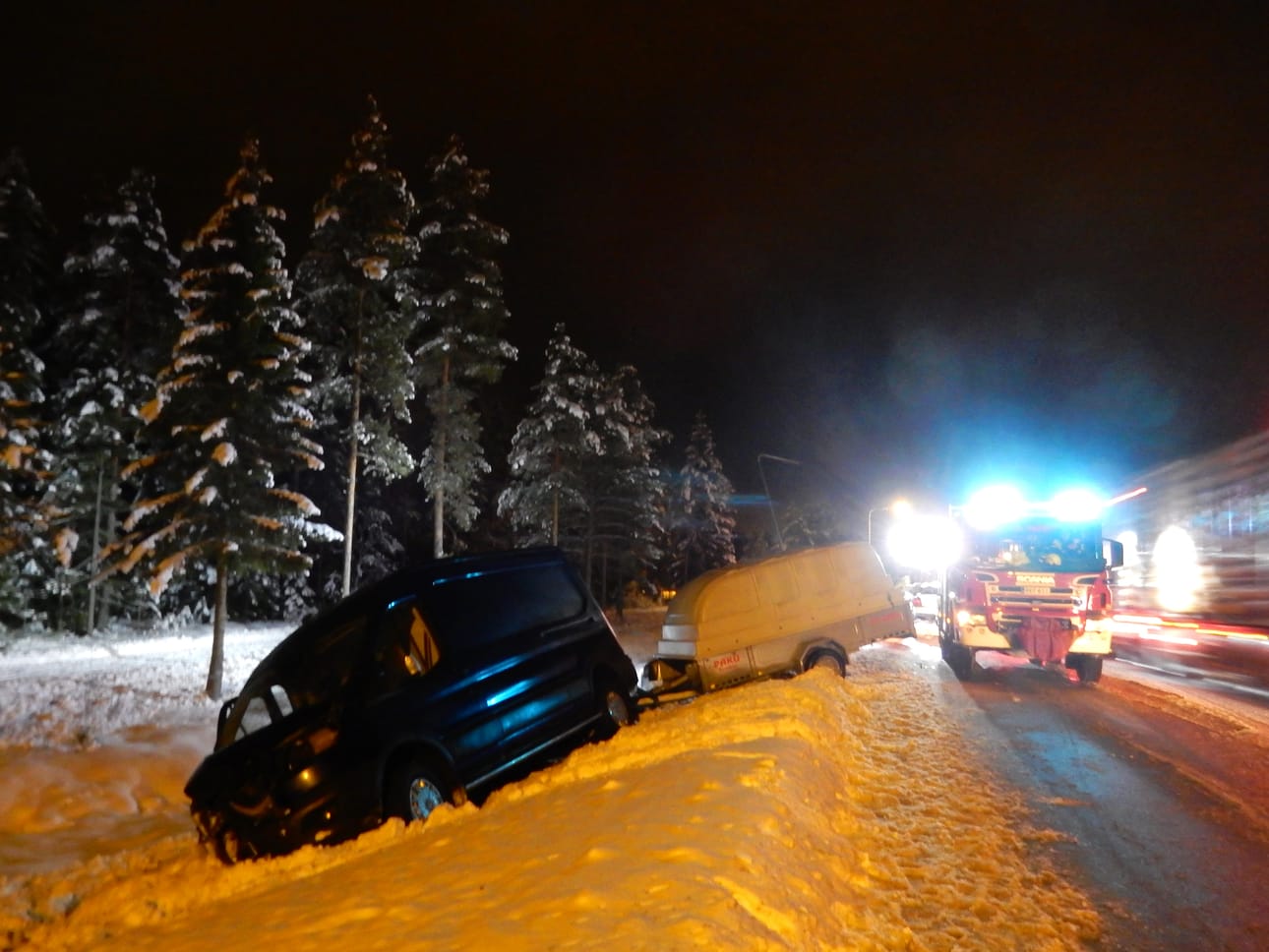 Kantatie 86:lla sattunut henkilöauton ja pakettiauton yhteentörmäys piti toisen ajokaistan suljettuna noin parin tunnin ajan perjantai-iltana Oulaisissa.