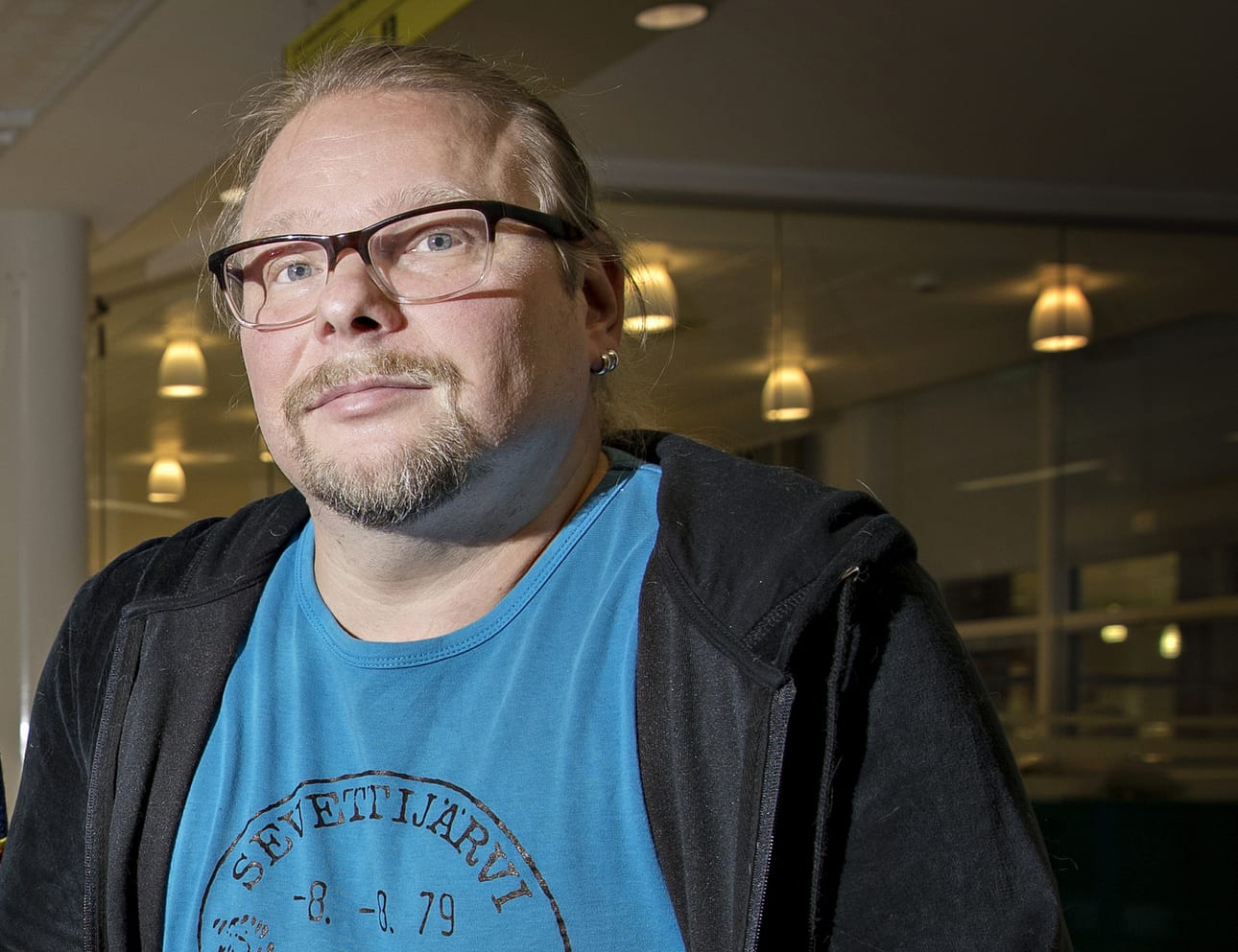 Tutkija Marko Jouste on perehtynyt saamelaiseen nykymusiikkiin. Hän luennoi aiheesta maanantaina Rovaniemellä kirjastolla.