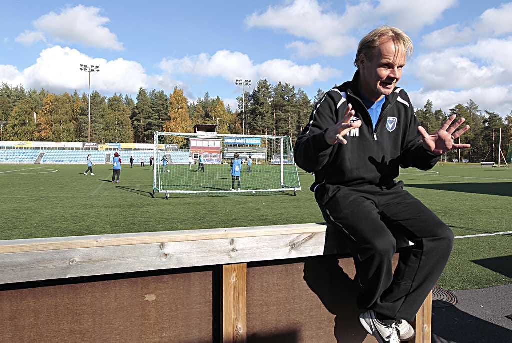 AC Oulun valmentaja, televisiokommentaattori Juha Malinen tienasi viime vuonna 70 800 euroa.