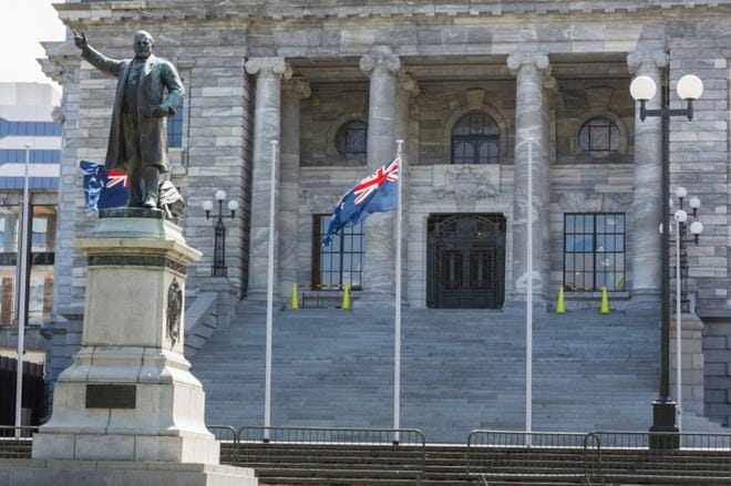 Työväenpuolueen koalitiohallitus myönsi noin 80 miljoonan Uuden-Seelannin dollarin, eli noin 46,6 miljoonan euron lisäbudjetin perheväkivallan parissa työskenteleville ryhmille. Kyseessä on ensimmäinen vastaaville ryhmille myönnetty lisärahoitus vuosikymmeneen. KUVA: