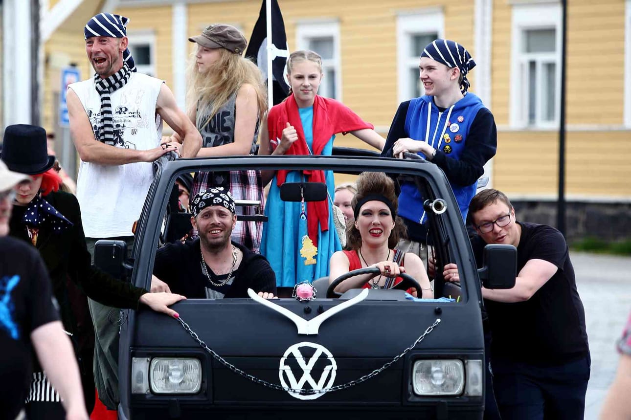 Edellisvuoden marssilla nähtiin värikkäitä osallistujia.
