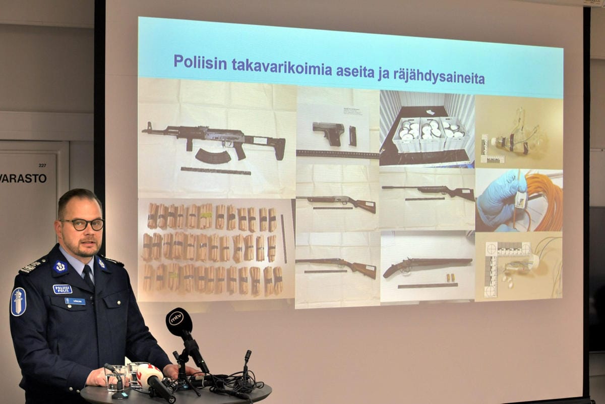 Satakunnan käräjäoikeus on vanginnut viisi 1990-luvulla syntynyttä miestä epäiltynä terrorismirikoksista Suomen historian ensimmäisessä äärioikeistoon liittyvässä terrorismitutkinnassa. LEHTIKUVA / Juha Sinisalo