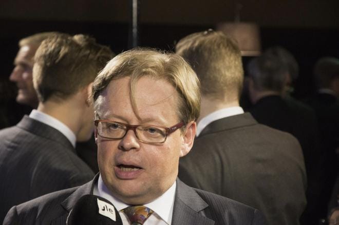 Kokoomuksen kansanedustaja Juhana Vartiainen raivostui entisen EK-johtajan Lasse Laatusen kolumnista siinä määrin, että kävi syytämässä tämän päälle kirosanoja. KUVA: Pekka Lassila