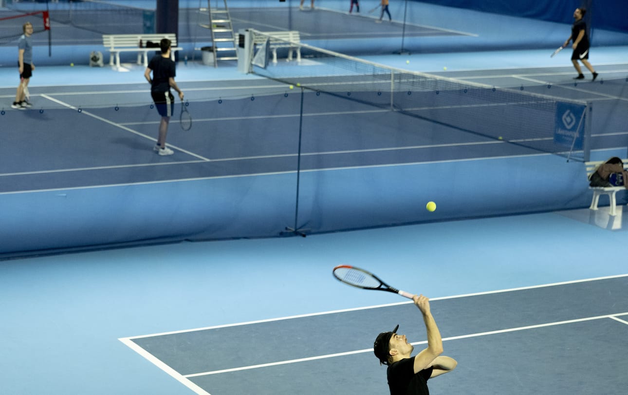 Täynnä olevat tenniskentät ovat tuttu näky Nallisportissa.