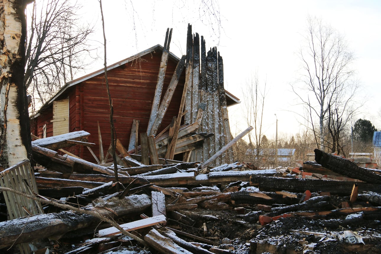 Poliisi tutkii Keminmaan Viheriälän talon tuhonnutta tulipaloa törkeänä vahingontekona – kuulusteluja ja teknistä tutkintaa tulossa