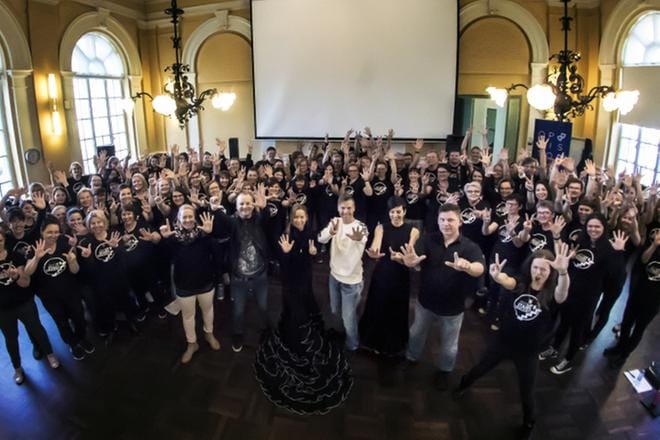 Massiivisessa Epic Emotions G7 -konsertissa lavalla nähdään enemmän väkeä kuin koskaan aikaisemmin. Kuva: Kristian Tiihonen
