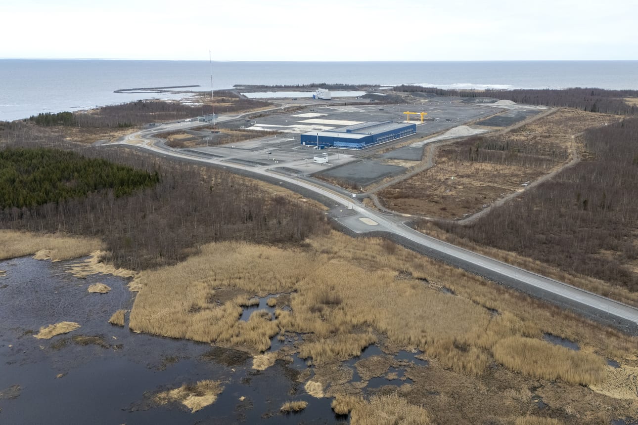 Pyhäjoen Hanhikiven työmaa-alueella ei näkynyt torstaina liikettä.