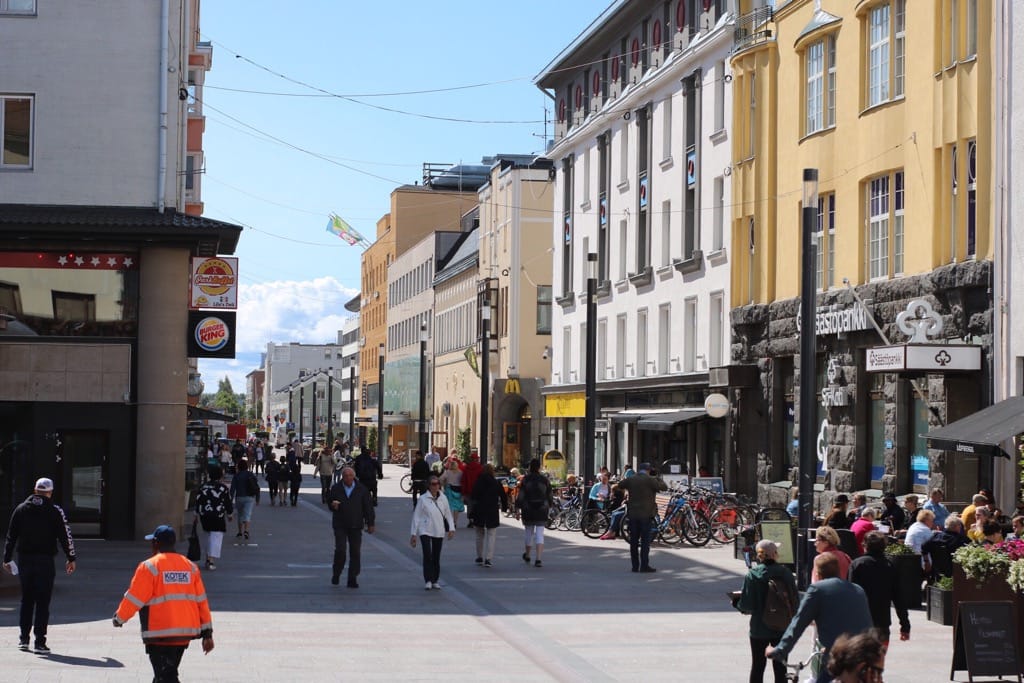 Yksi mukana olevista kehittämisideoista on kaupunkitanssien järjestäminen Rotuaarilla.