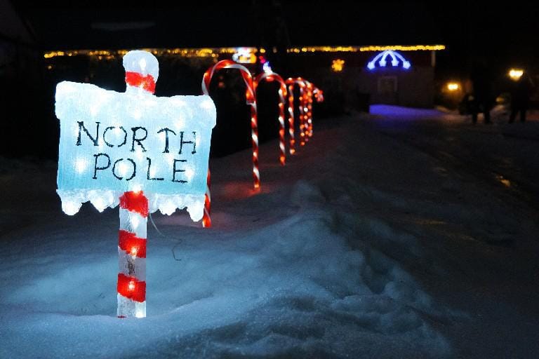 North Pole -kyltti ja Polkagris-tangot ottavat tulijat vastaan Vöyrillä tänäkin vuonna.