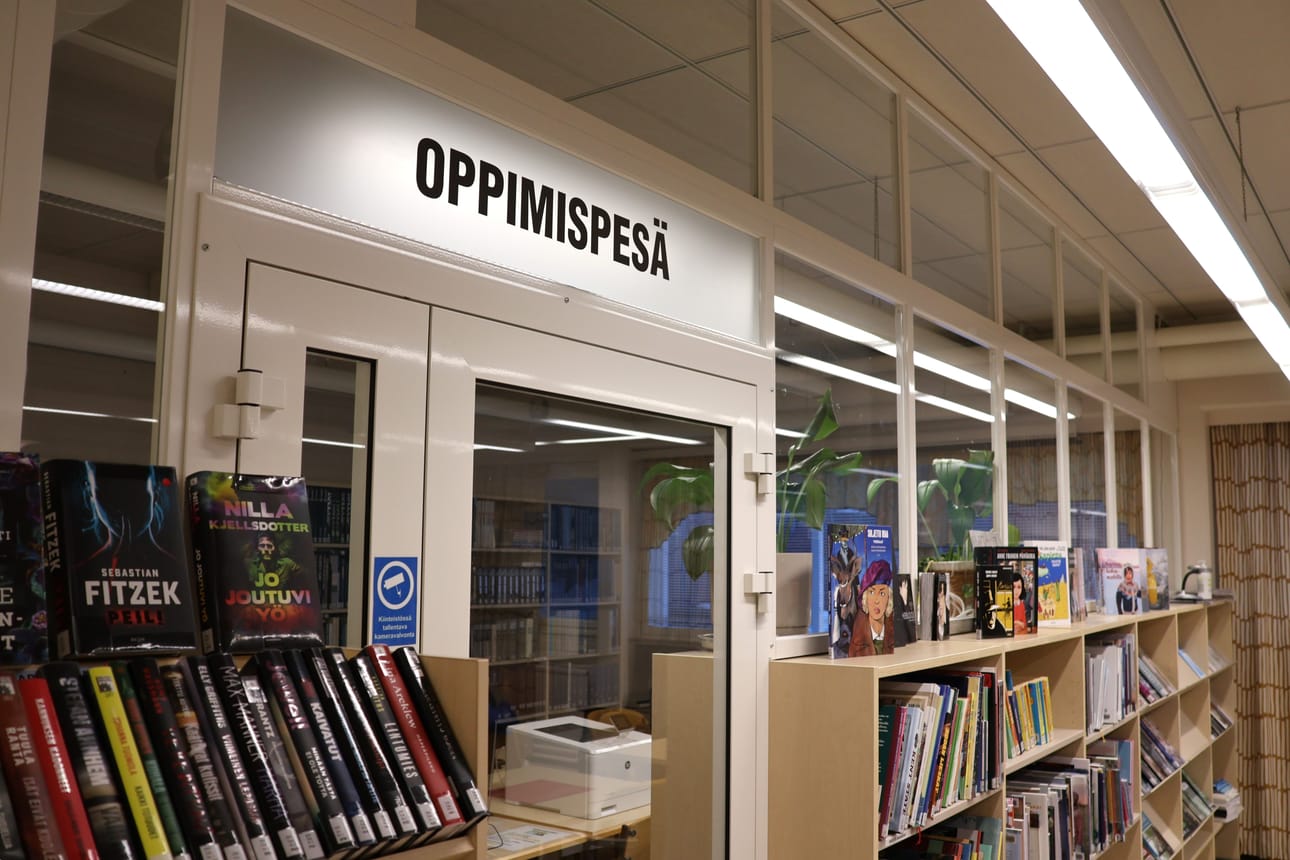 Isojoen hyvinvointilautakunta päätti myös jatkaa kirjaston hanketta, jossa annetaan digiohjausta kuntalaisille. Arkistokuva.