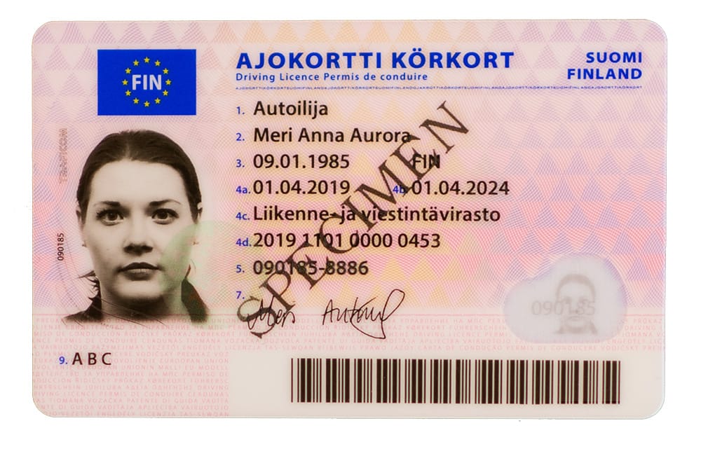 Uudistetut ajokortit otetaan käyttöön 1. huhtikuuta alkaen. Vanhat korttimallit pysyvät edelleen voimassa.