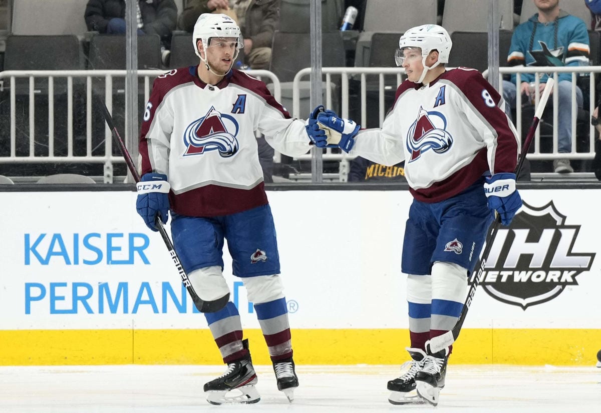 Mikko Rantanen (vas.) teki kaksi maalia Edmontonin verkkoon. LEHTIKUVA/AFP