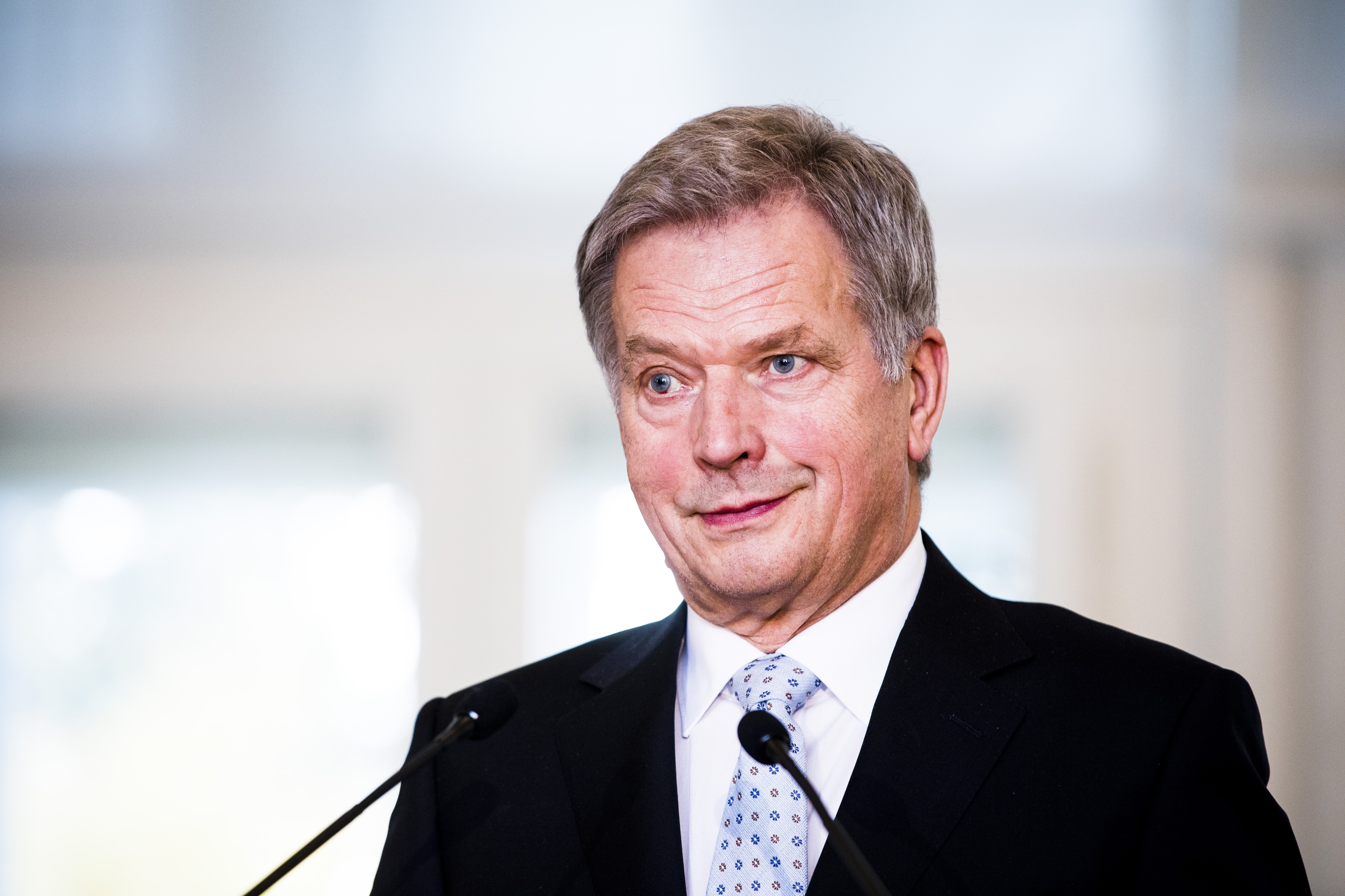 Tasavallan presidentti Sauli Niinistö saapuu toukokuussa Nivalaan. Arkistokuva.