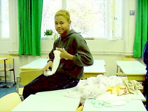 Sideharsoja syntyy. Samuli Jussheikin mielestä Unicefin pitäisi mainostaa toimintaansa enemmän.