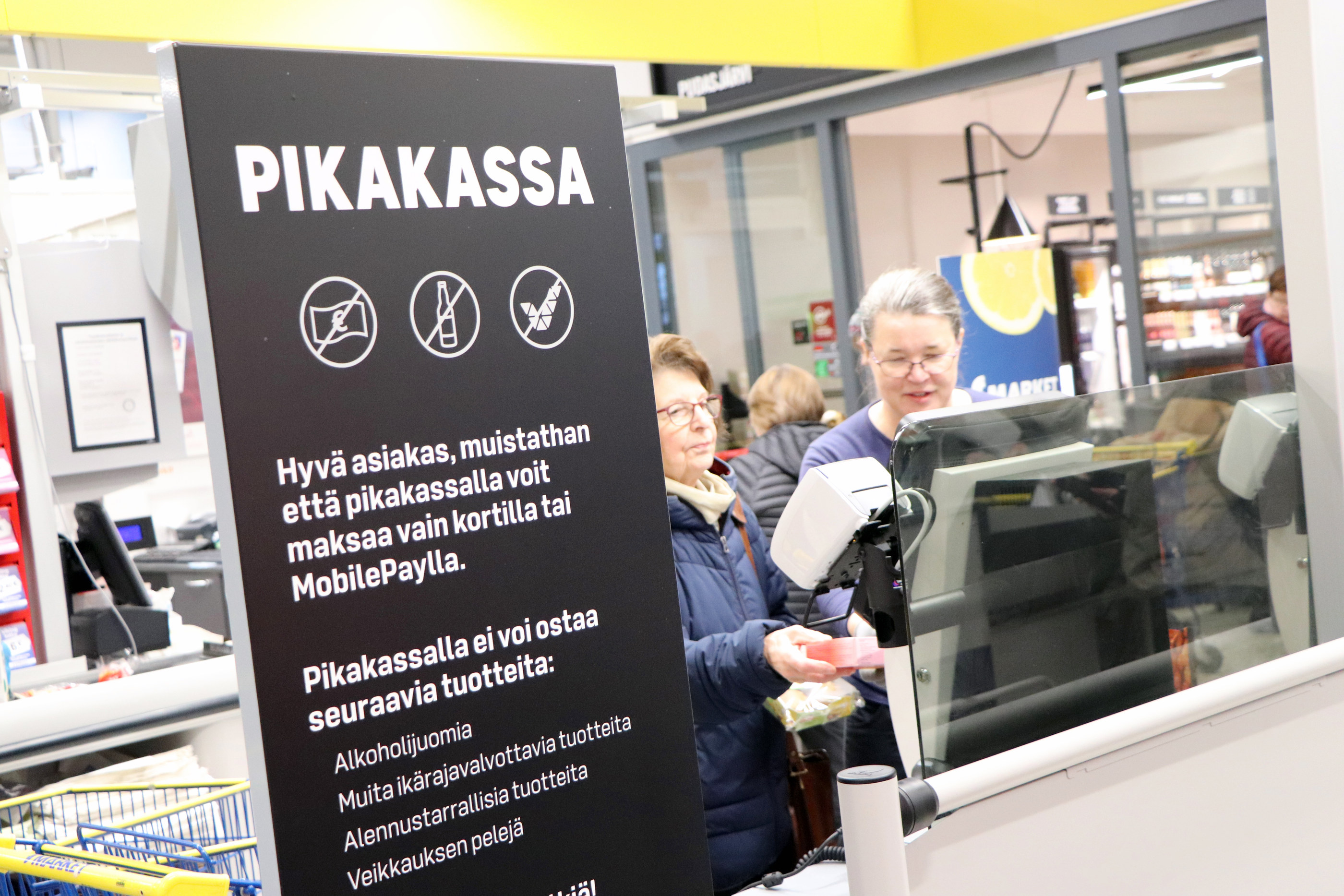 Myymälään tuli myös itsepalvelukassa.