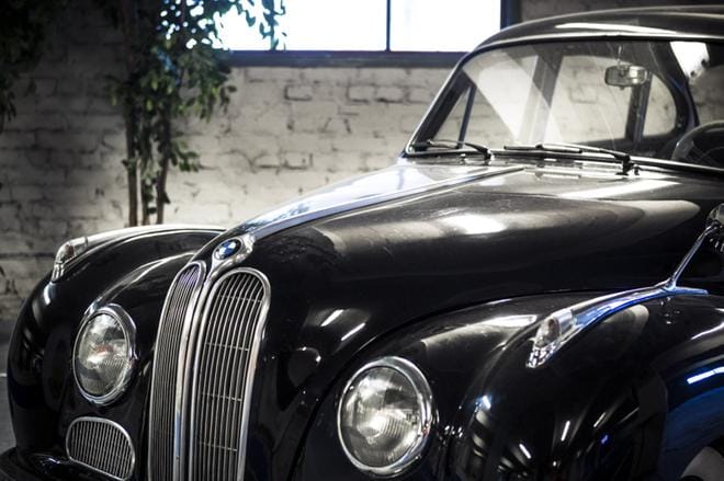 Vuosimallin 58 BMW 501 on yksi Premium-näyttelyn vetonauloista. KUVA: SELMA PAAVOLA