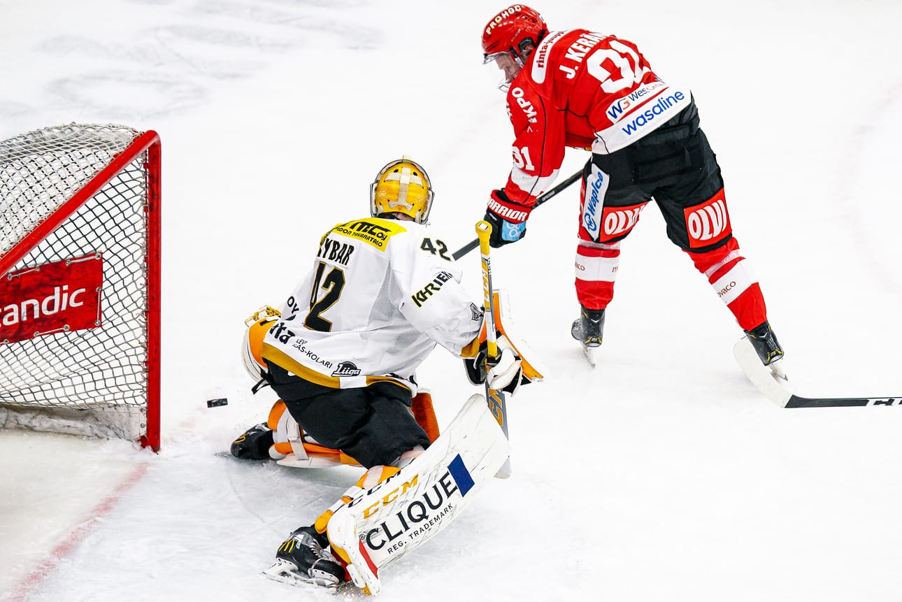 Janne Keränen avasi Sportin maalitilin Pitsiturnauksessa. Arkistokuva.