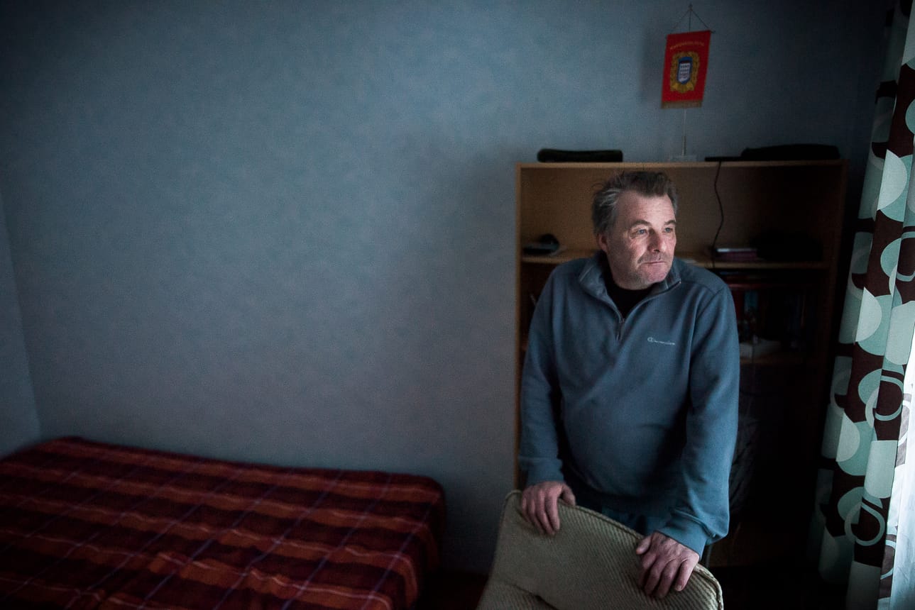 Muutama vuosi sitten asuntorakentaminen oli vilkasta, mutta nyt tehdään enää ihan yksittäisiä kohteita, sanoo itse Ruotsissa töissä käyvä Rakennusliiton Kuusamon osaston puheenjohtaja Jukka Tauriainen.