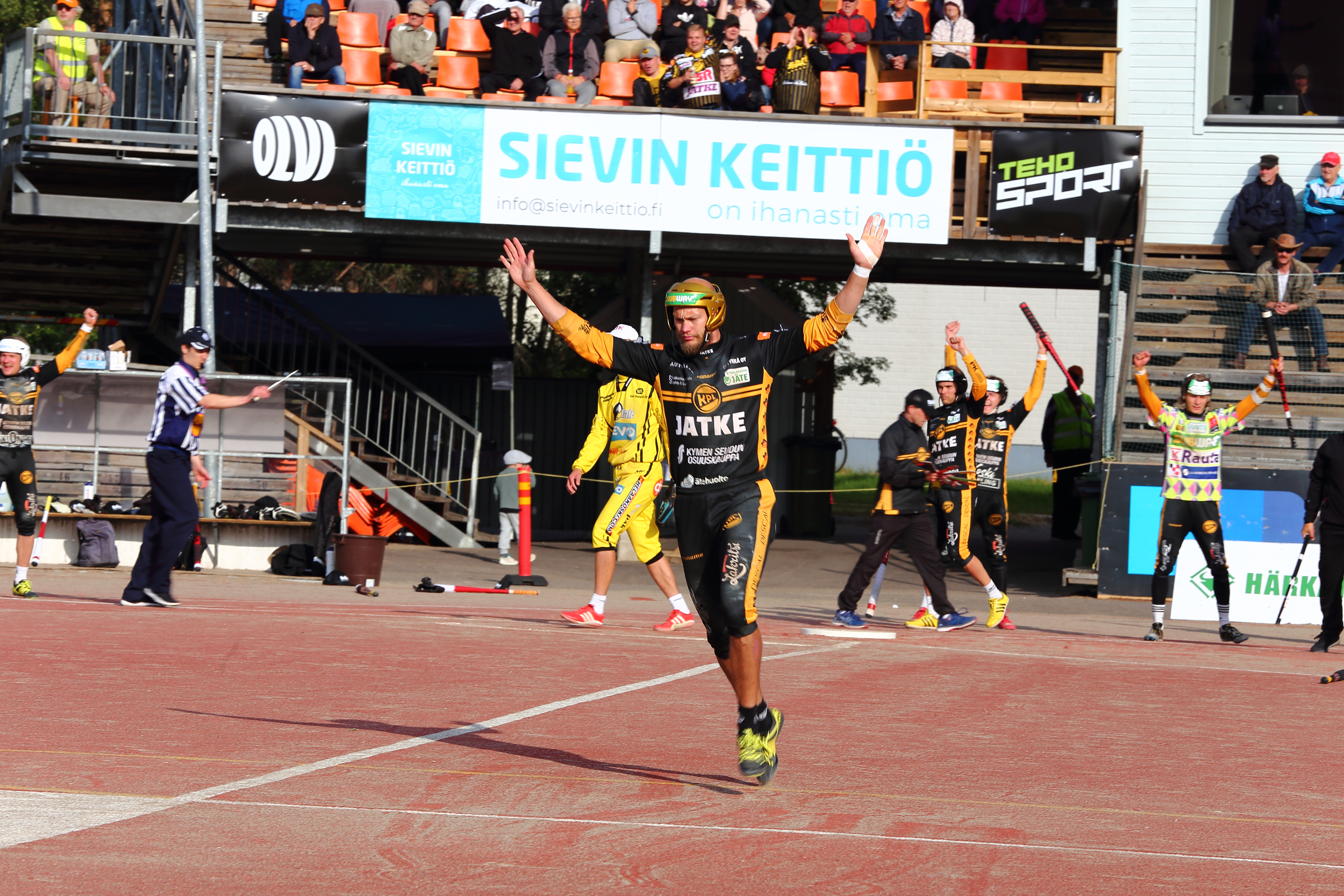 Juho Hacklin oli jälleen pelipäällä, kun Kouvola haki Raahesta vierasvoiton.