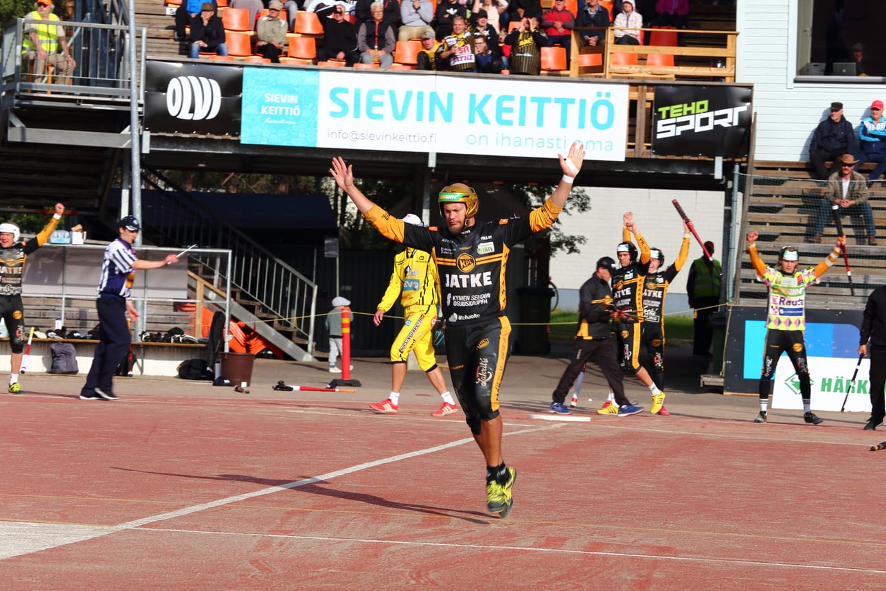 Juho Hacklin oli jälleen pelipäällä, kun Kouvola haki Raahesta vierasvoiton.