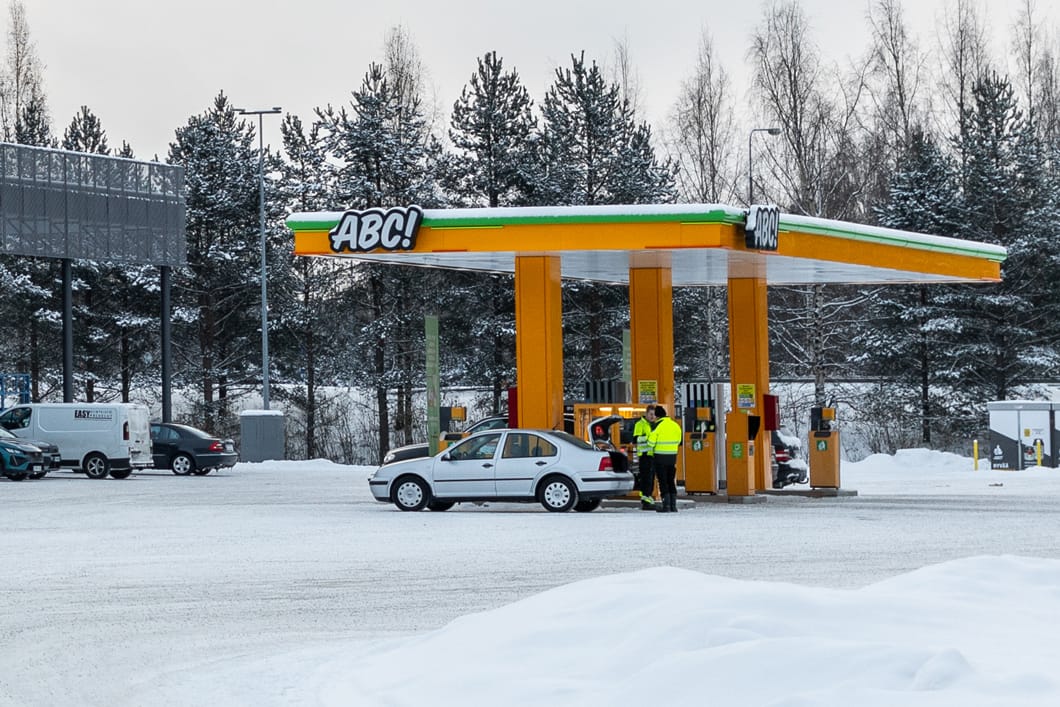 Eepee uusii ABC-asemia, mikä aiheuttaa katkoksia polttoainemyyntiin.