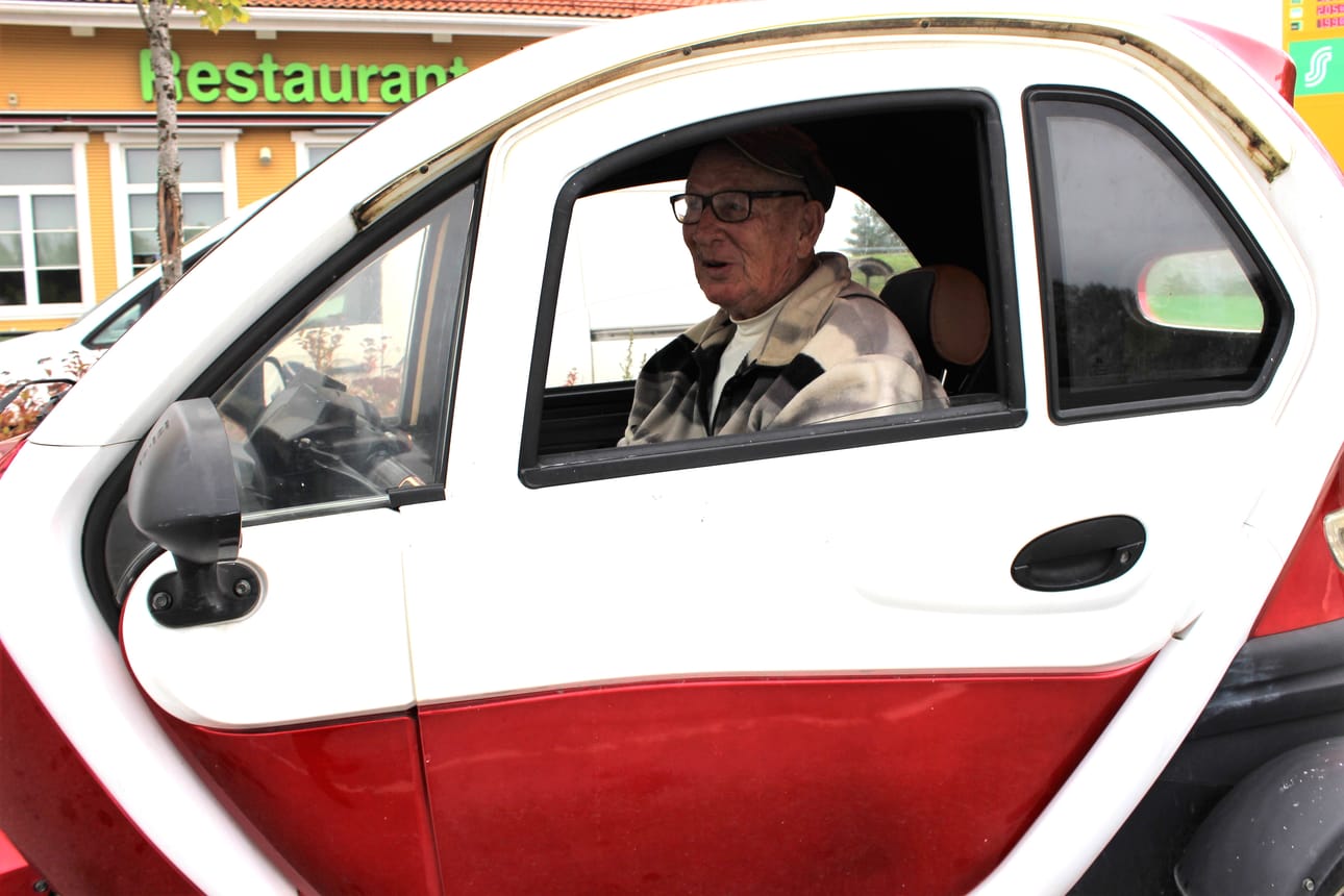 Eugen Mattfolk kokee, että hänen pitää saada autokortti takaisin.