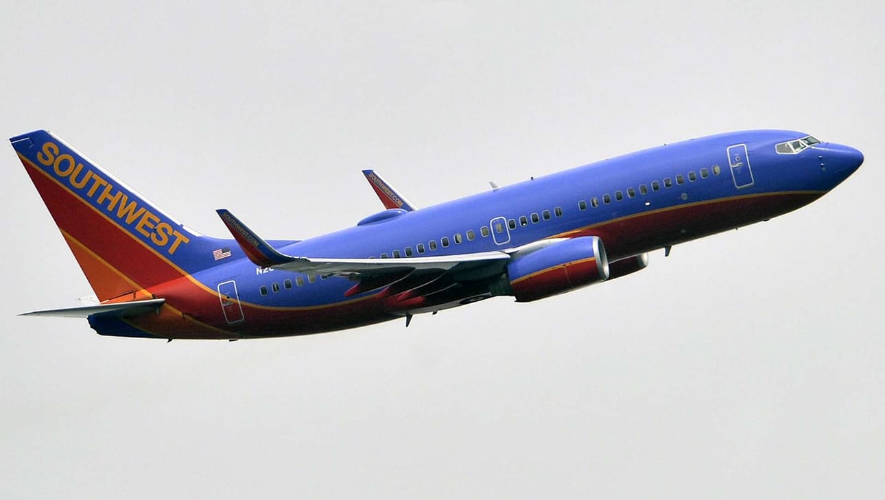 Moottori ja ikkunahajosi Southwest Airlines -yhtiön koneesta.