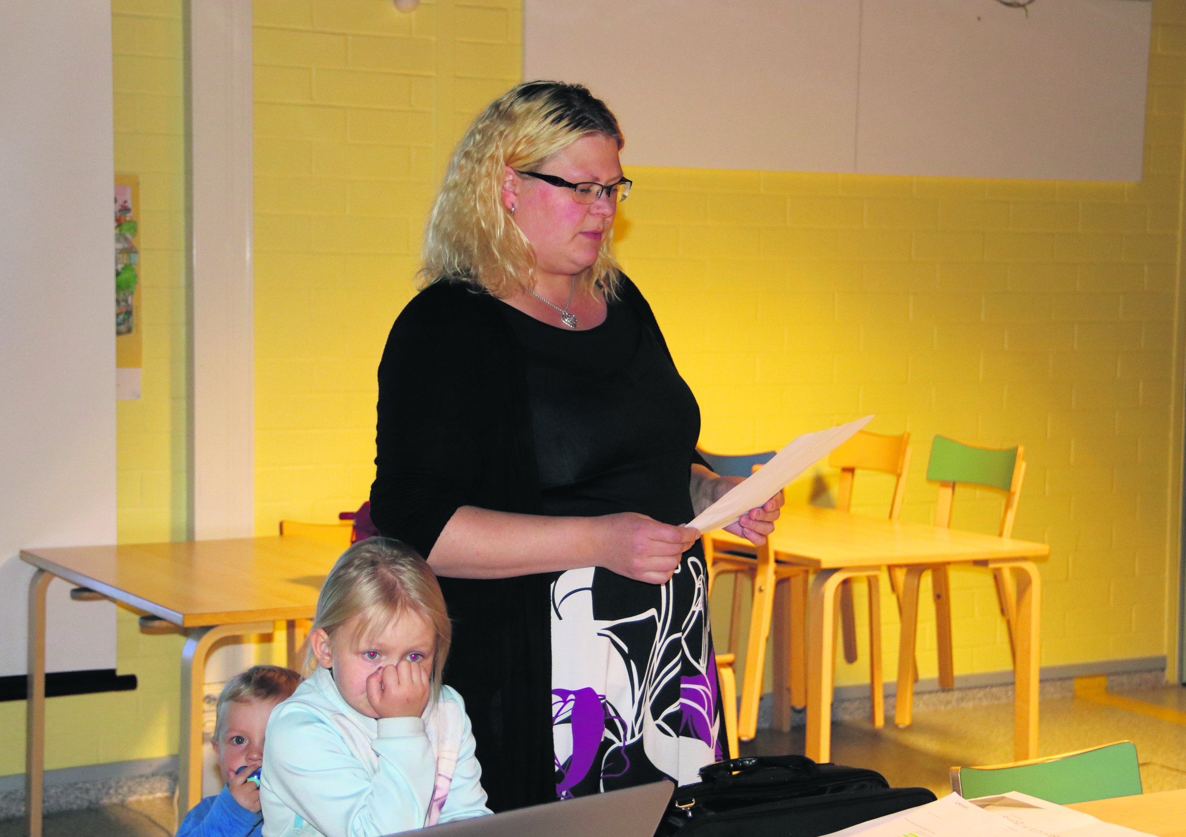 Tanja Sova-Kurtti on vienyt kenttäasiaa eteenpäin Pajuniemessä asuvan naapuruston puolesta.