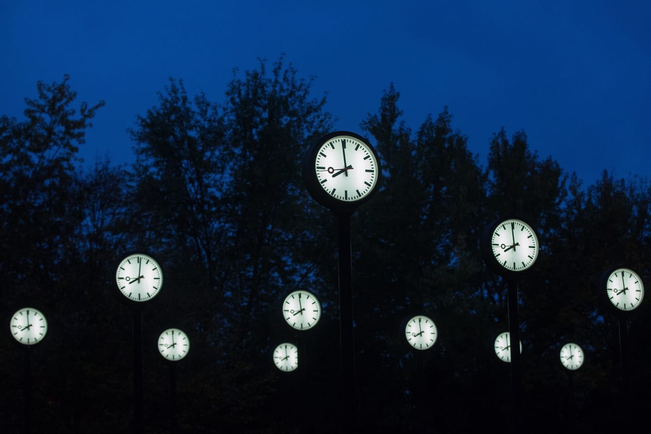 Kelloja siirrellään EU-maissa yön pimeinä tunteina lokakuun viimeisenä sunnuntaina talviaikaan.