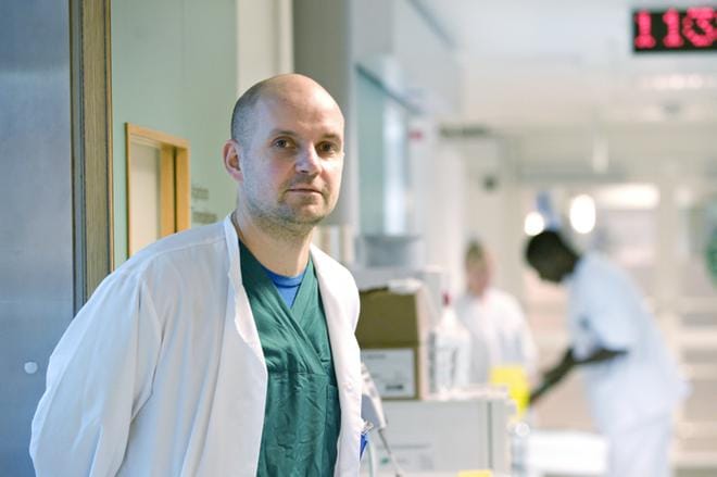 Ensihoidon vastuulääkäri Taneli Väyrysen mukaan muutoksella pyritään saamaan ensihoidosta yhtenäinen yksikkö. ARKISTOKUVA: MINNA HIRVELÄ