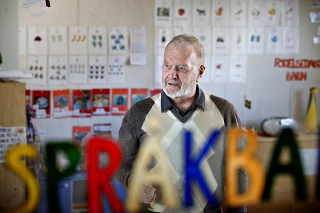 Lasten kielikylpyryhmiä on järjestetty Seinäjoella jo yli kymmenen vuotta aivan kaupungin ydinkeskustassa. Ryhmähuoneessa ryhmiä ylläpitävän yhdistyksen puheenjohtaja Antti Lammi. KUVAT: TOMI KOSONEN