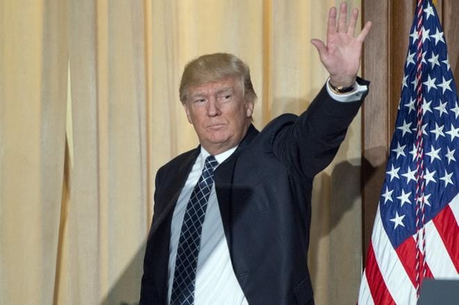 Presidentti Donald Trumpin Meksikon rajalle kaavaileman muurin on tarkoitus olla ainakin 5,5 metriä korkea. Halukkuutensa muurin rakentamiseen on ilmoittanut jo yli 700 yritystä, kertoi The Economist -lehti viime viikolla. Kuva: Ron Sachs / Pool