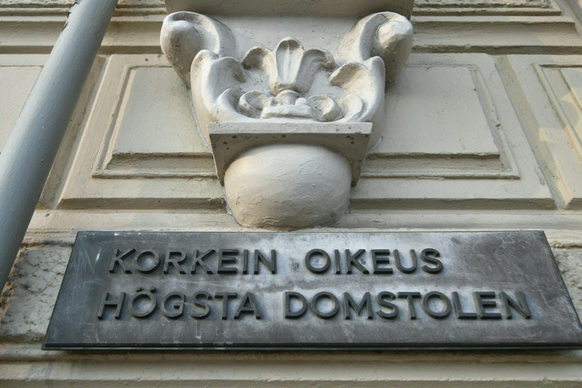 Korkein oikeus (KKO) lähetti toukokuussa 2019 Rovaniemelle kymmenen oikeusjutun asiakirjat postipakettina. Lehtikuva / Markku Ulander