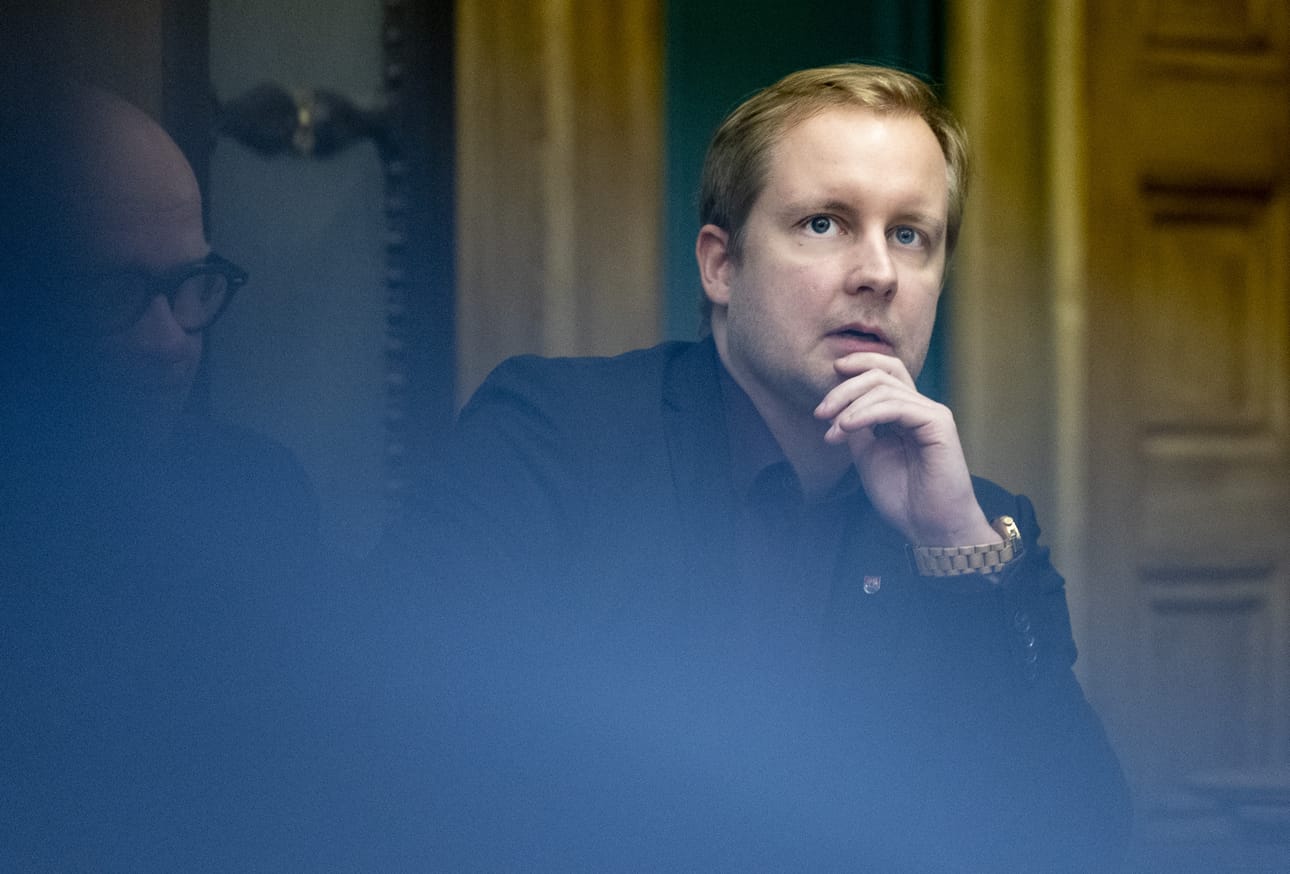 Sebastian Stenfors on kaupunginvaltuutettuna Oulussa.