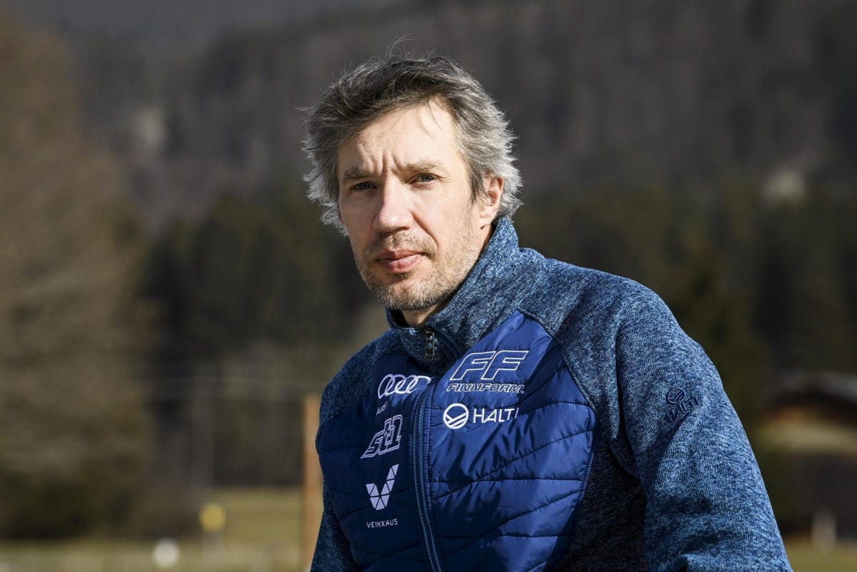 Päävalmentaja Teemu Pasasen mukaan on todella yksilöllistä, kuinka paljon urheilijat tarvitsee päiviä korkealla ennen kisoja. LEHTIKUVA / Emmi Korhonen