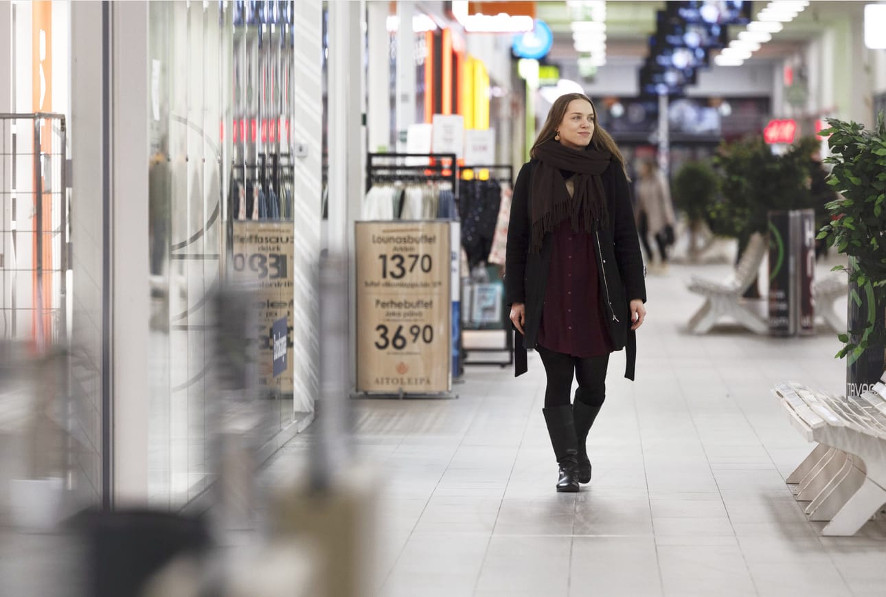 Seinäjokelainen psykologi Elina Yli-Nikkola antoi vuosi sitten kuluttamiseen liittyvän uudenvuodenlupauksen.