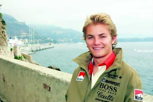 Mestari. Nico Rosbergista tuli kaikkien aikojen ensimmäinen GP2-sarjan maailmanmestari.