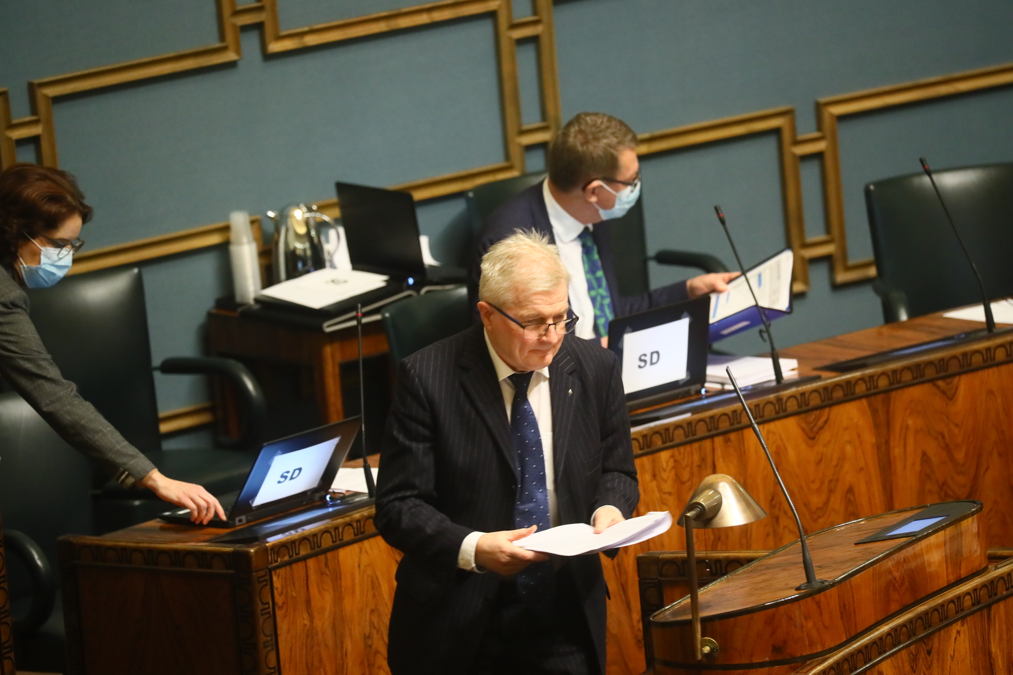 valtion-vuoden-2021-budjetti-eduskunnan-hampaissa-t-n-n-lis-velkaa