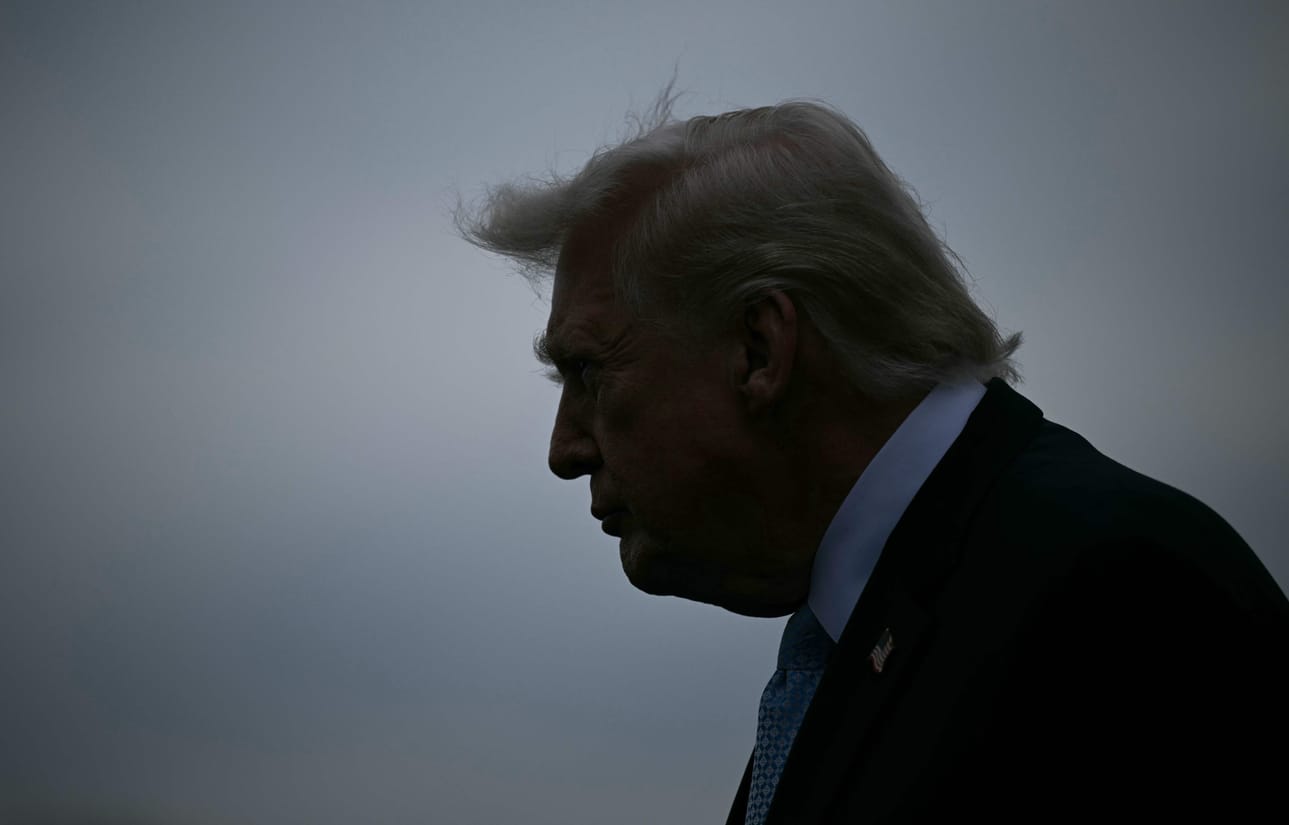 Presidentti Donald Trump kuvattuna Valkoisen Talon ulkopuolella 20. maaliskuuta.