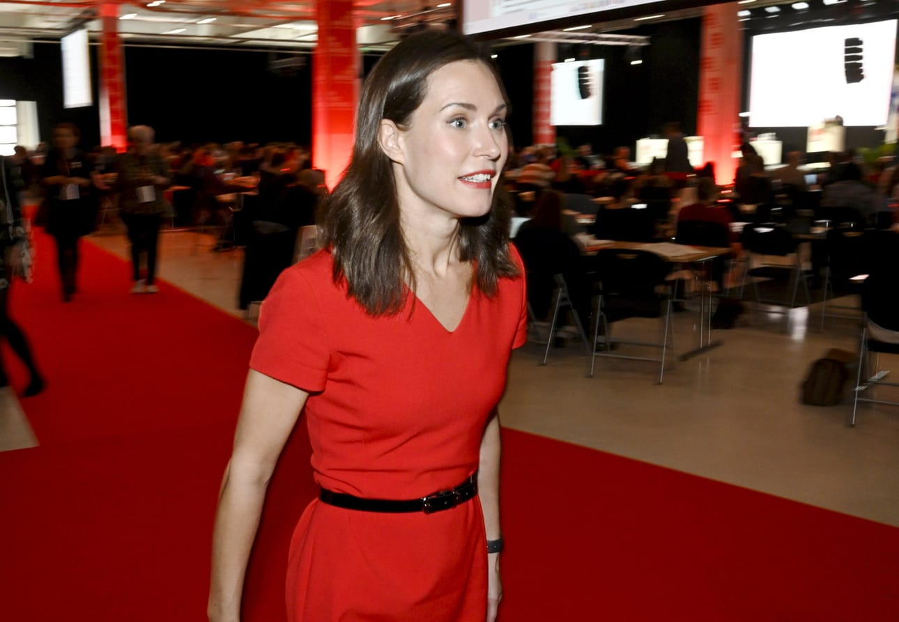 SDP:n puheenjohtajuudesta väistyvän Sanna Marinin mukaan on valinta antaa valtaa niille, jotka eivät pidä jokaista arvoltaan ja oikeuksiltaan yhdenvertaisina. LEHTIKUVA / Markku Ulander