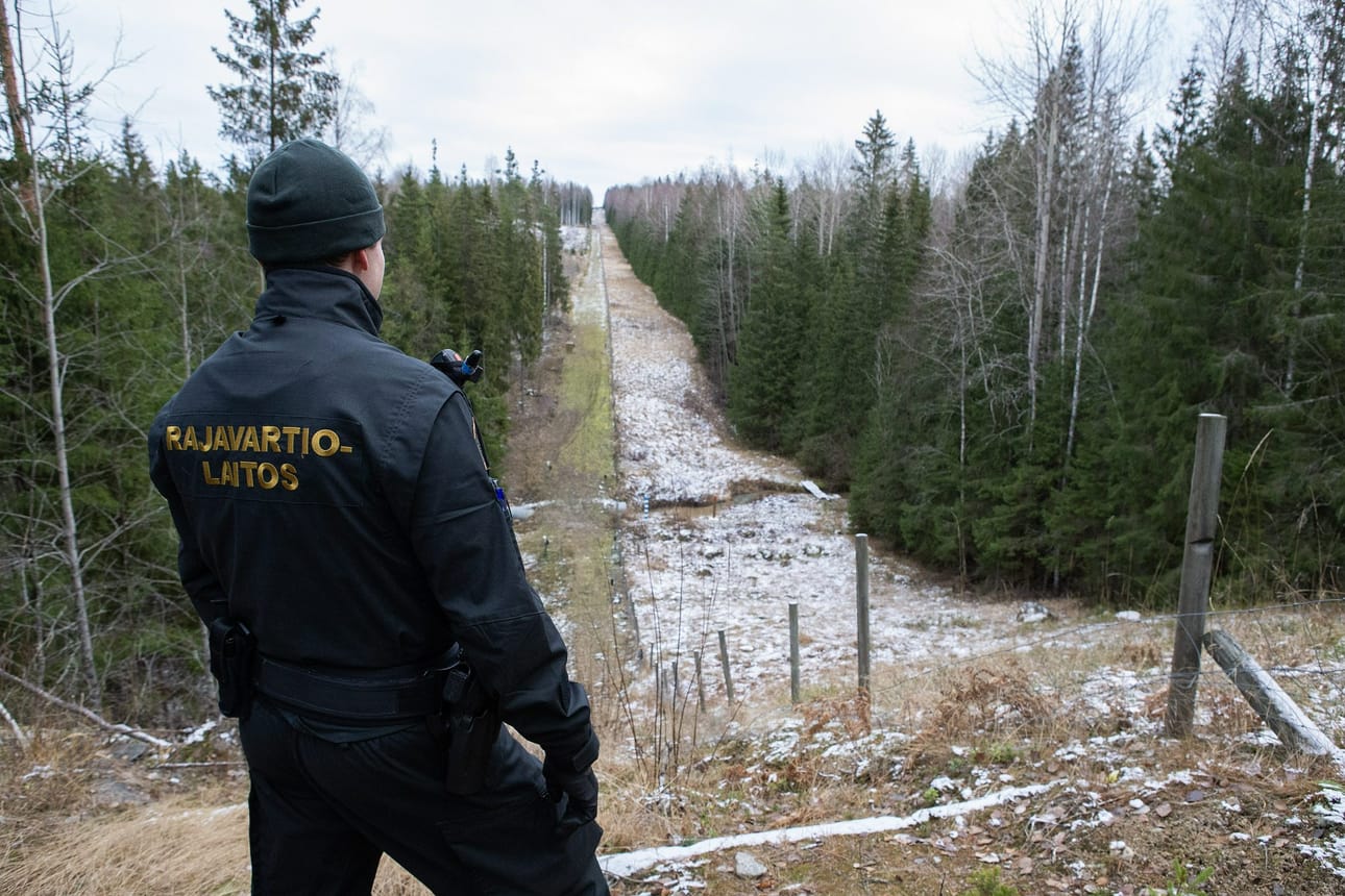 Suomen itärajalle suunnitellun järeän esteaidan pilottivaiheessa rakennetaan noin kolmen kilometrin mittainen aita Pelkolaan Imatran rajanylityspaikan molemmin puolin. LEHTIKUVA / Lauri Heino