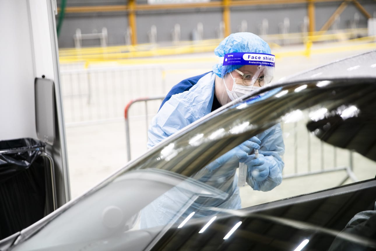 THL suosittelee kaikille Britanniasta Suomeen joulukuun 7. päivä tai sen jälkeen tulleille koronatestausta.