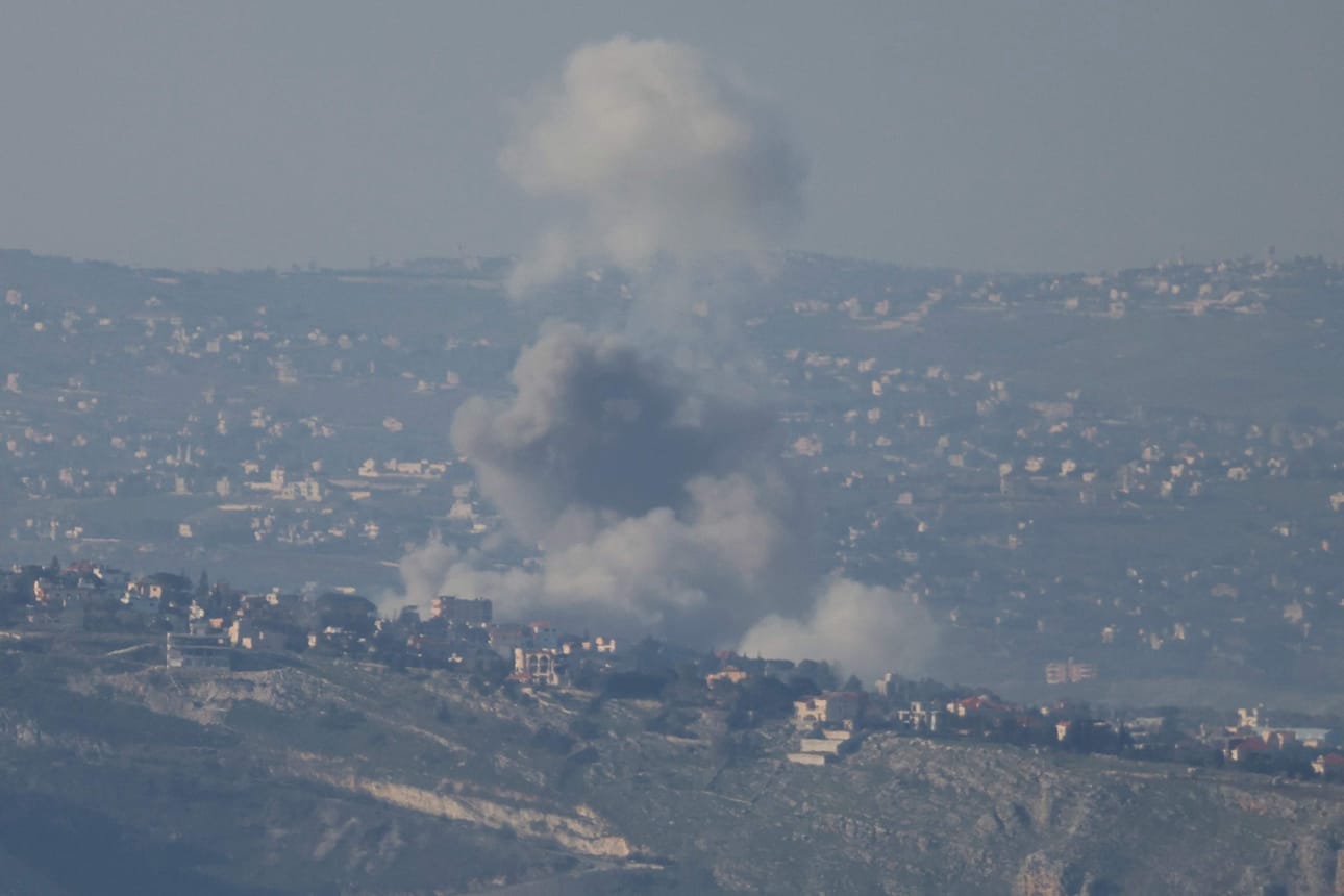 Israel teki maanantaina ilmaiskun Libanoniin Deir Seryan alueelle.