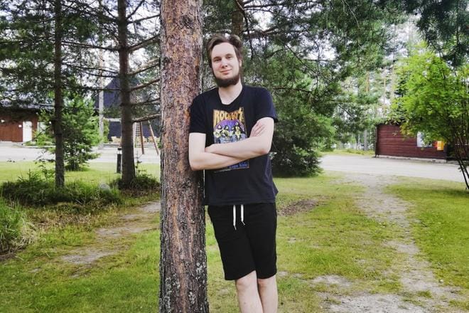 Johannes Horila, 17, on odottanut Metallican keikkaa jo kokonaisen vuoden. Bändissään rumpuja soittava Horila toimii isosena Seinäjoen seurakunnan leirikeskuksessa Ähtärin Honkiniemessä. KUVA: LUKIJAN KUVA