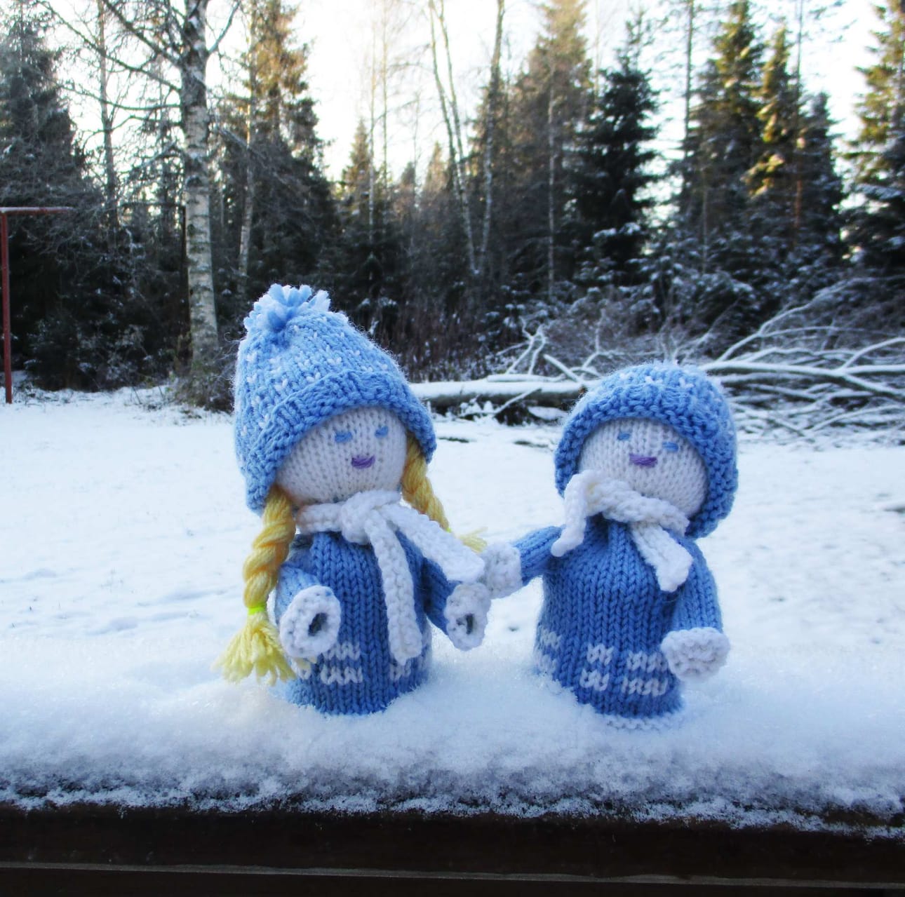 Suomi 100 -teemaiset nuket teki Riitta Alalääkkölä.
