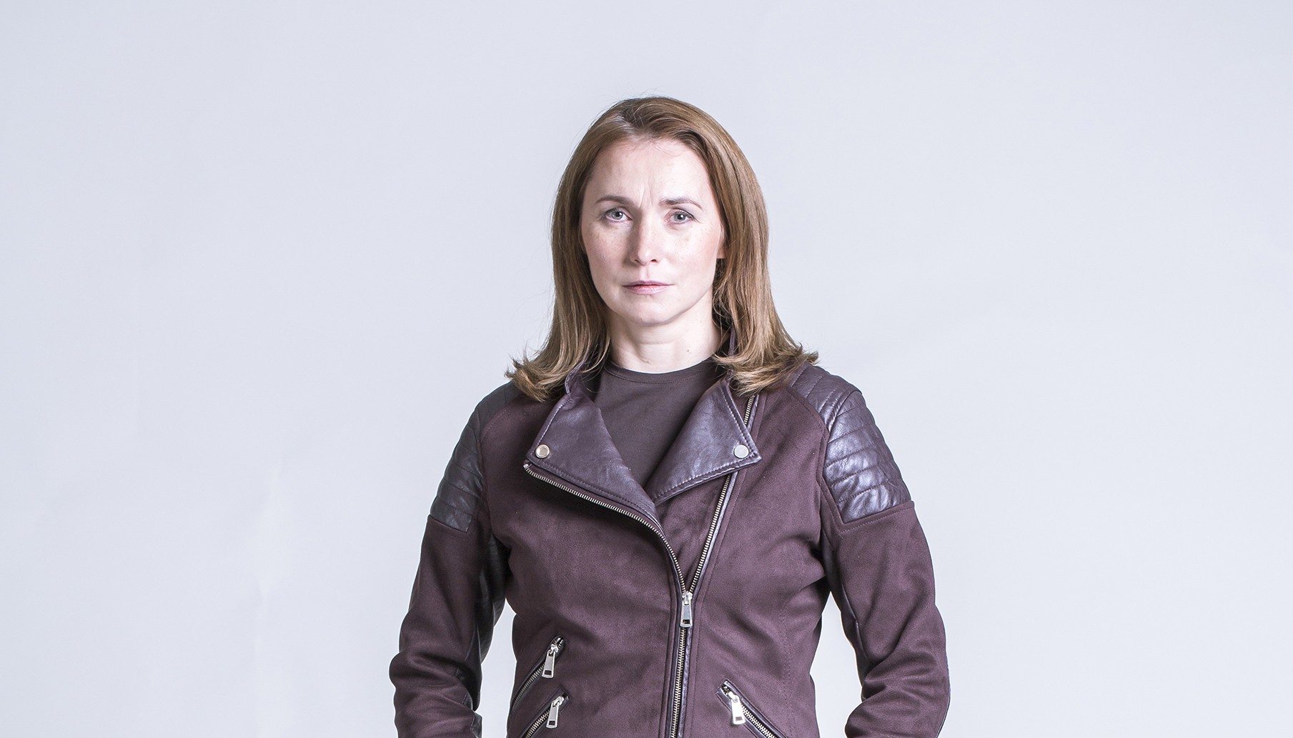 Maikki Kurkela (Leena Pöysti) on tottunut olemaan yksin, kunnes kohtaa taas Janin.
