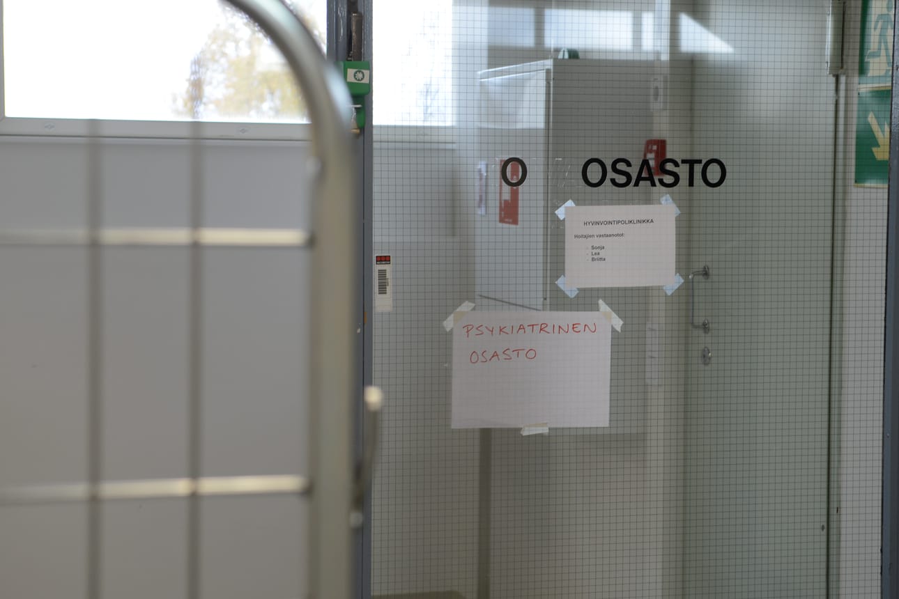 Kolmanteen kerrokseen tehdyssä remontissa viimeiseksi näyttää jääneen ovikylttien uusiminen.